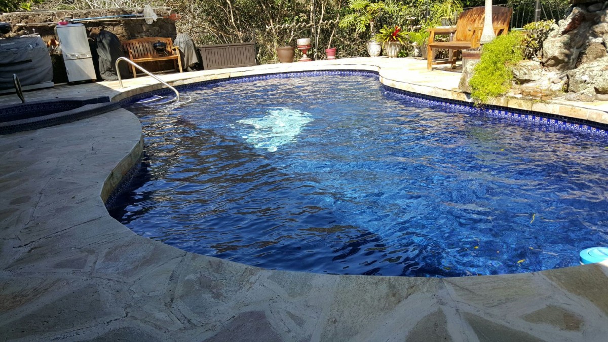 The Benefits of Using a Professional Pool Maintenance Service